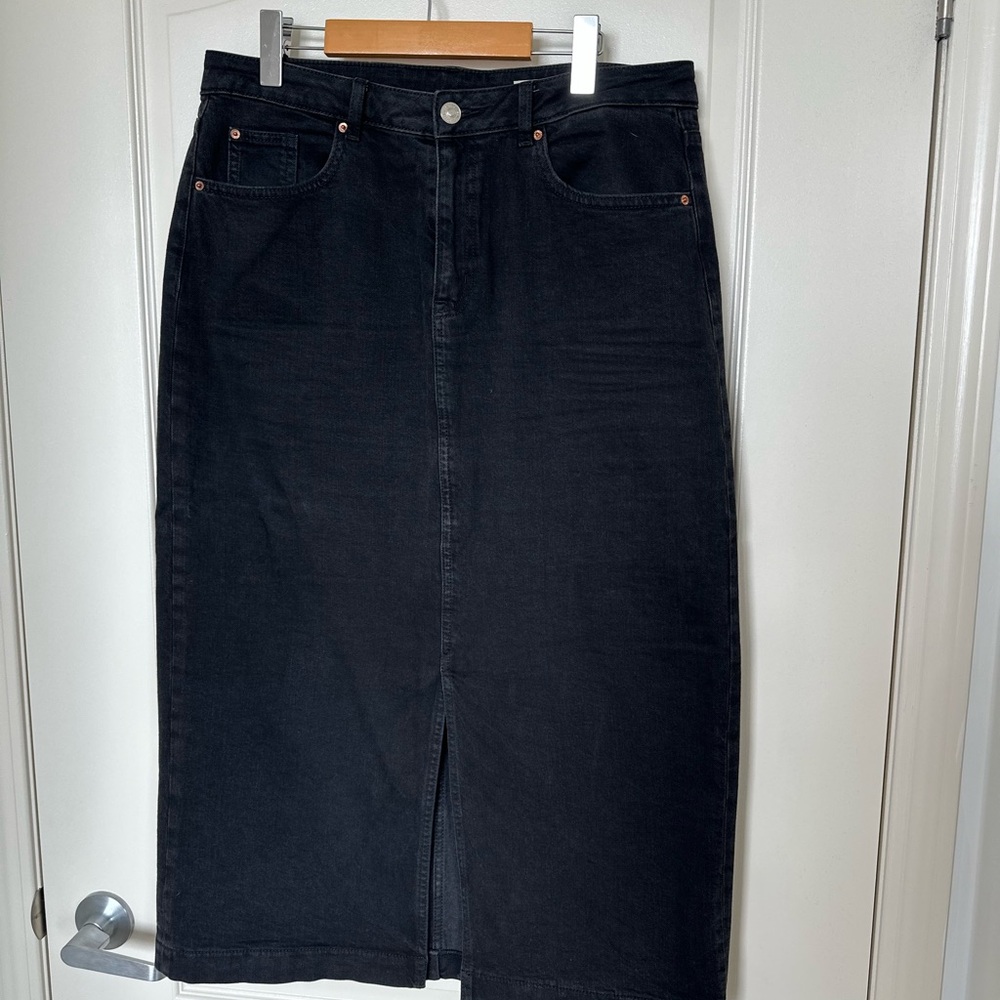 🖤Black Midi Denim Skirt
